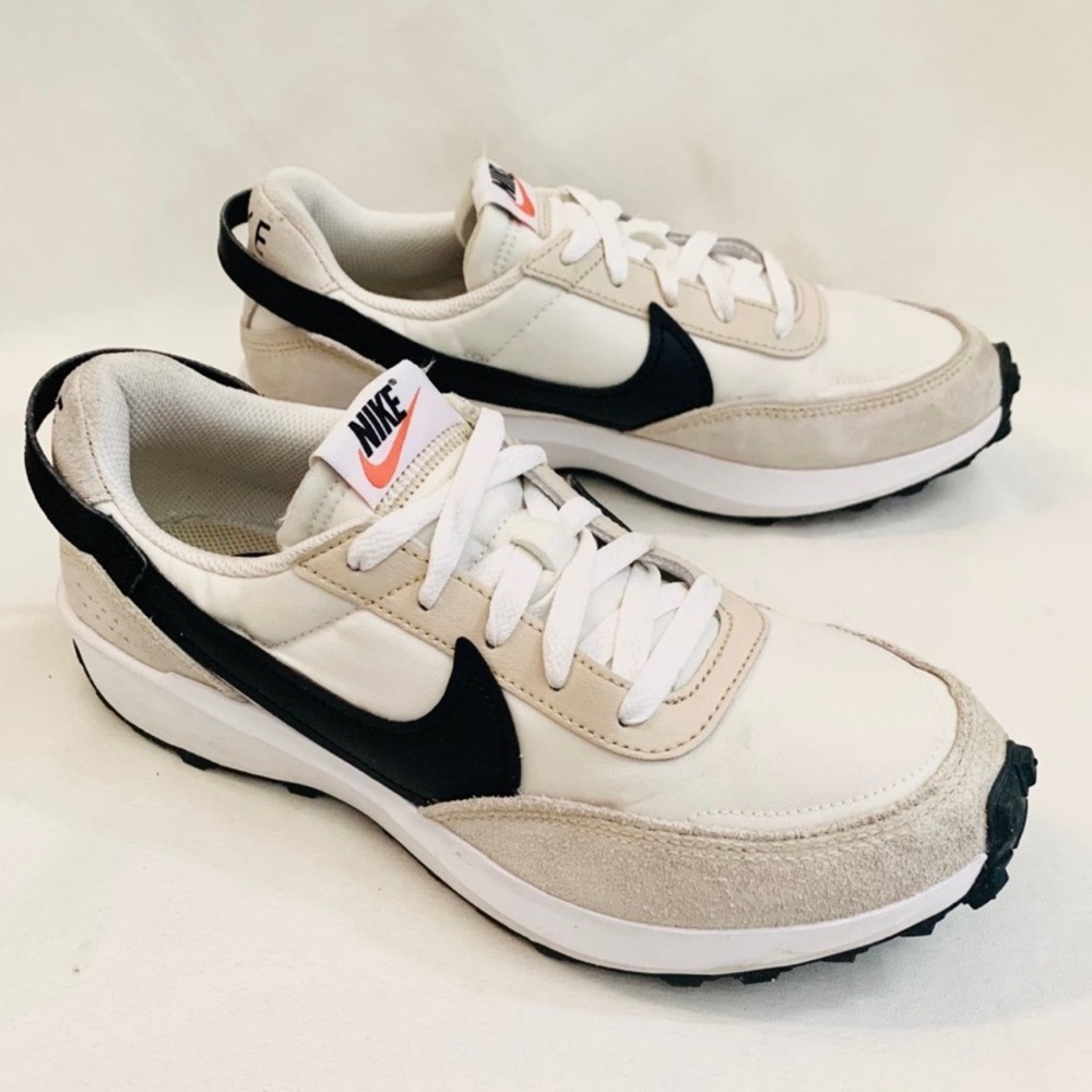NIKE WAFFLE DEBUT